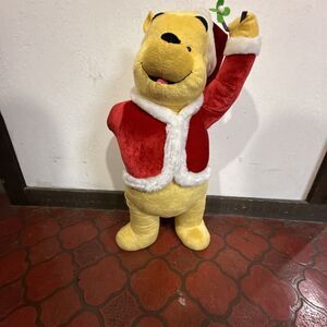 Gemmy stuffed large Winnie the Pooh Xmas 25" decor mistletoe plush door greeting